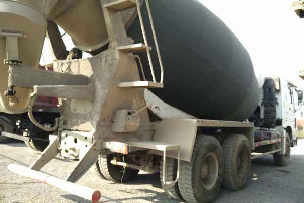 山东出售转让二手2011年中国重汽ZZ1257N4048W搅拌运输车