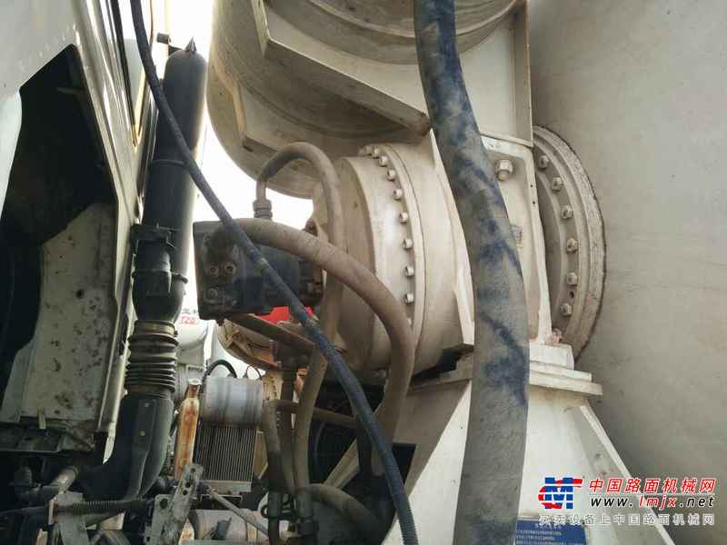 山东出售转让二手2014年中国重汽豪沃ZZ5253GJBN4241C1搅拌运输车