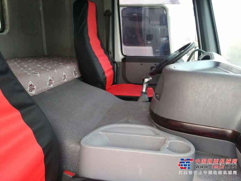 山东出售转让二手2014年中国重汽豪沃ZZ5253GJBN3841C搅拌运输车