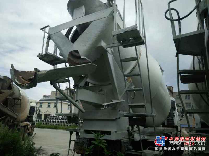 云南出售转让二手2010年中联重科SX5255GJBT404ZL搅拌运输车