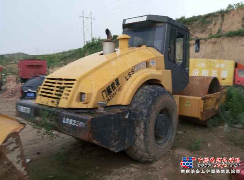 山西出售转让二手4000小时2008年洛建LSS2301单钢轮压路机