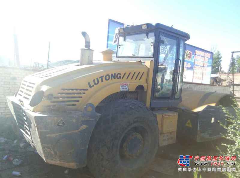 山西出售转让二手4000小时2009年洛阳路通LT320S单钢轮压路机