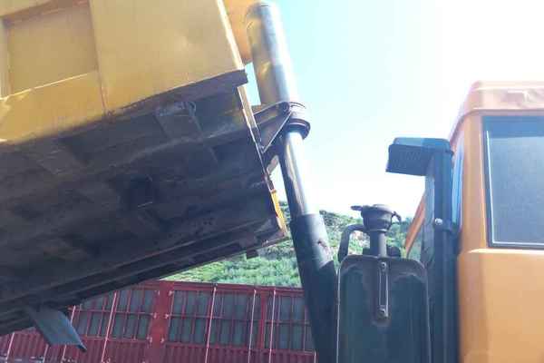 山西出售转让二手2010年陕汽奥龙SX3255BR384自卸车