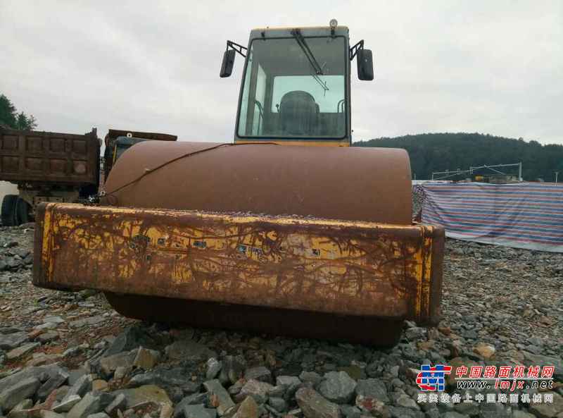 贵州出售转让二手14000小时2005年山推SR20M单钢轮压路机