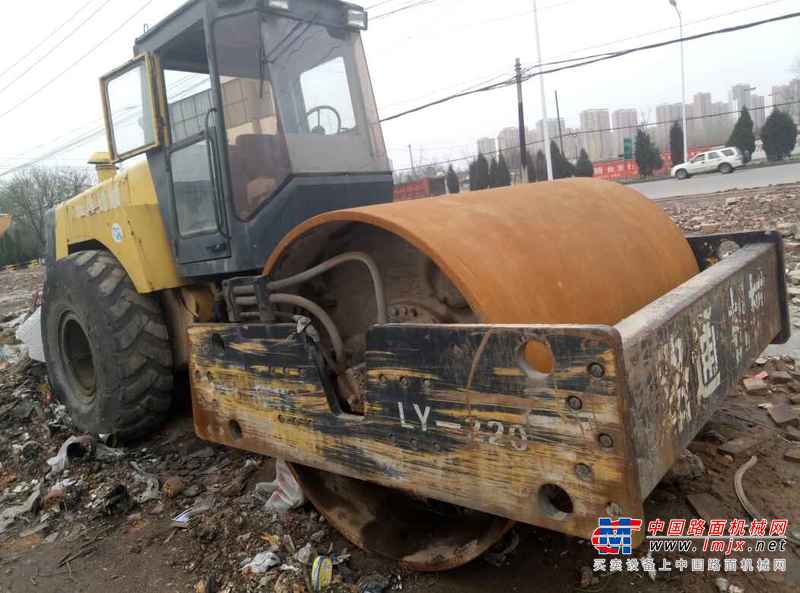 山西出售转让二手8900小时2005年洛阳路通LTK220B单钢轮压路机