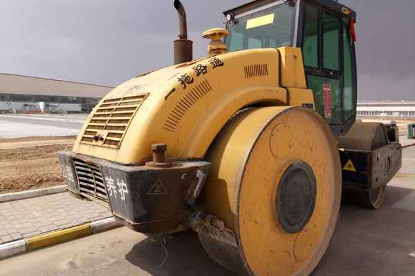 山西出售转让二手6800小时2008年洛阳路通LTJ2125三轮压路机