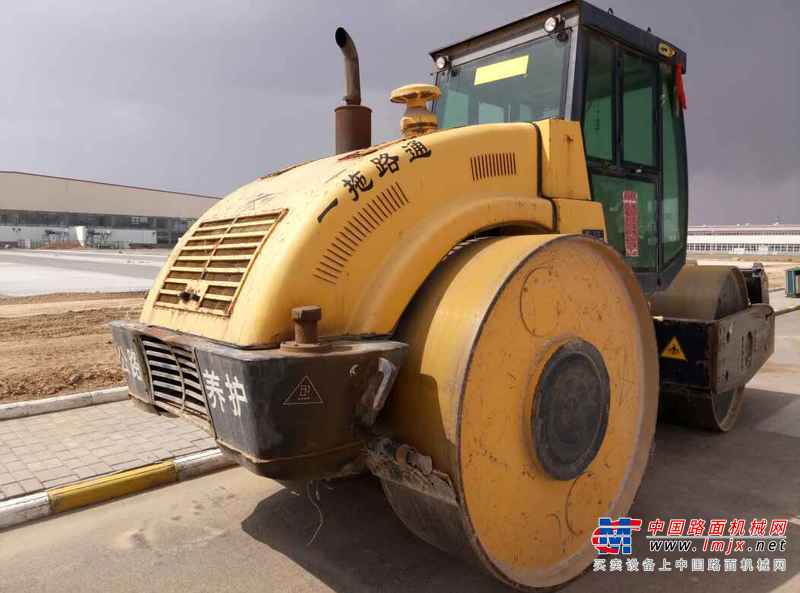 山西出售转让二手6800小时2008年洛阳路通LTJ2125三轮压路机