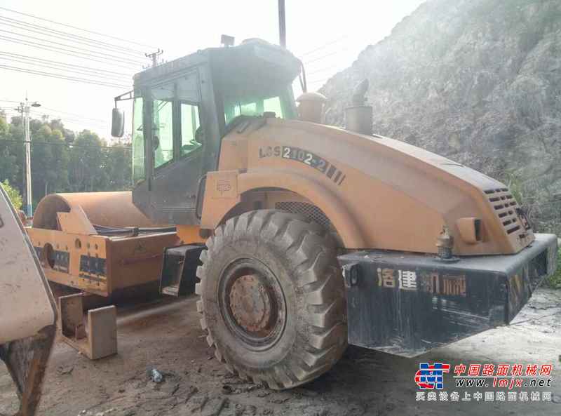 广西出售转让二手3200小时2013年洛建LSS218A单钢轮压路机