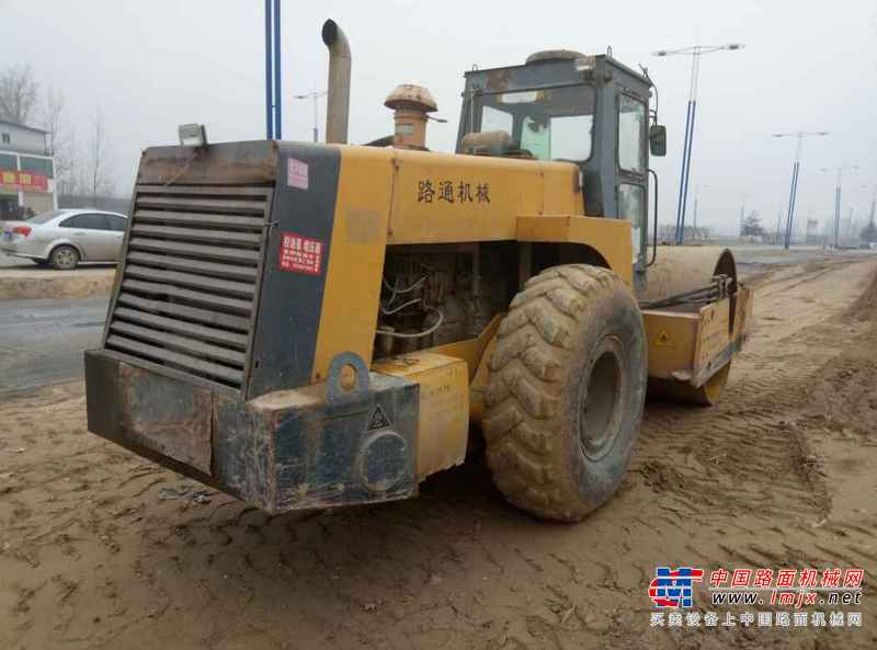 河南出售转让二手4500小时2010年洛阳路通YZ20F单钢轮压路机
