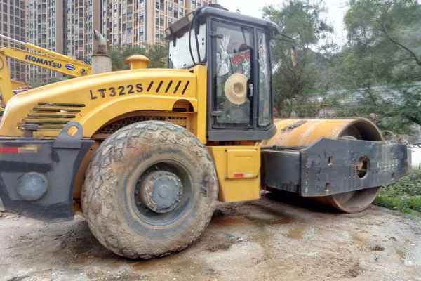 广西出售转让二手4500小时2009年洛阳路通LT322S单钢轮压路机