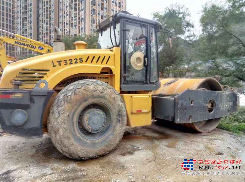 广西出售转让二手4500小时2009年洛阳路通LT322S单钢轮压路机