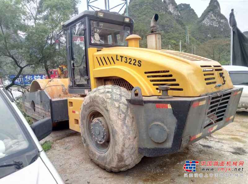 广西出售转让二手4500小时2009年洛阳路通LT322S单钢轮压路机