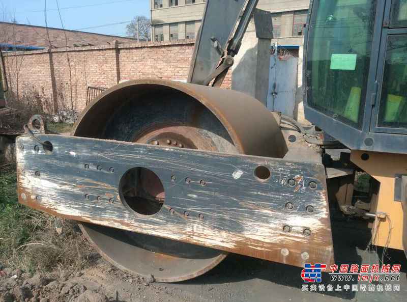陕西出售转让二手8000小时2006年洛阳路通LT220S单钢轮压路机