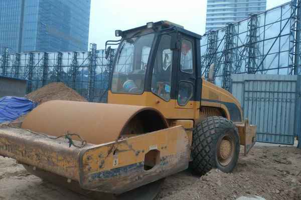 陕西出售转让二手4500小时2010年龙工LG522A单钢轮压路机