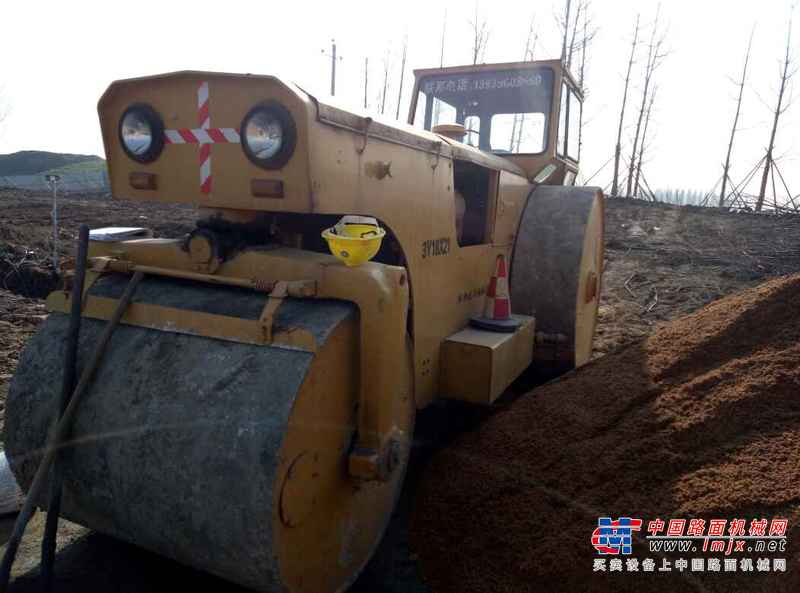 河南出售转让二手8500小时2007年洛建3Y18X21三轮压路机