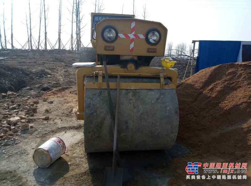 河南出售转让二手8500小时2007年洛建3Y18X21三轮压路机