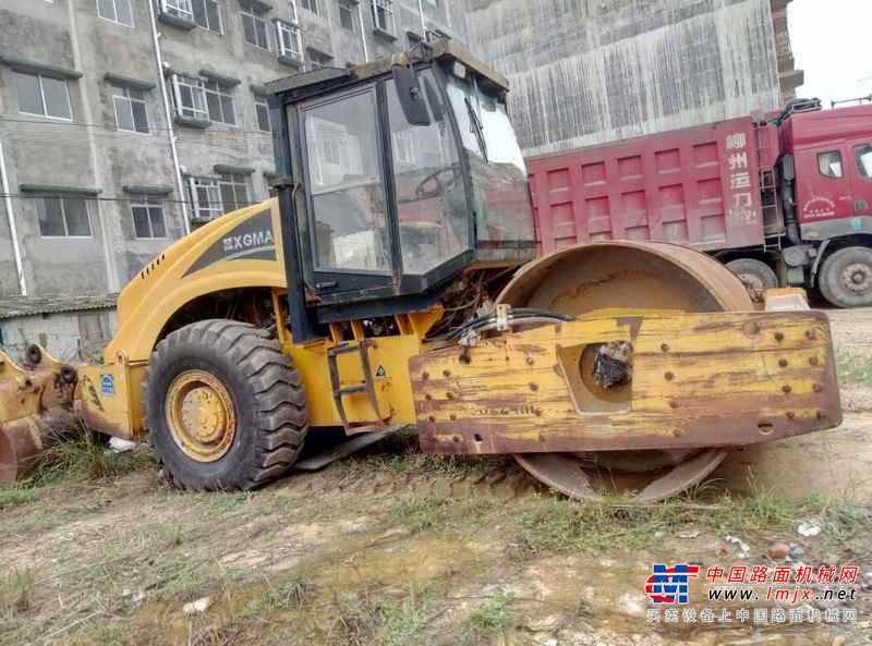 广西出售转让二手4500小时2008年厦工XG6224M单钢轮压路机