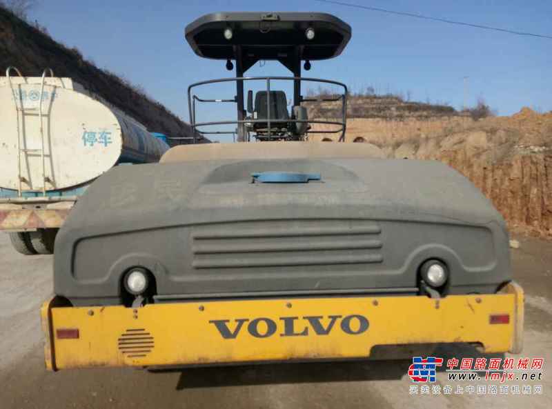 山西出售转让二手3800小时2011年沃尔沃DD118双钢轮压路机