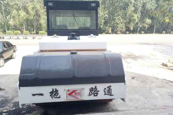 山西出售转让二手4500小时2007年洛阳路通LTC12G双钢轮压路机