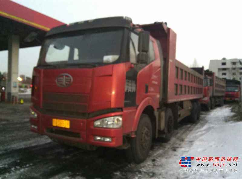吉林出售转让二手2010年中国重汽豪沃ZZ3257N5247自卸车