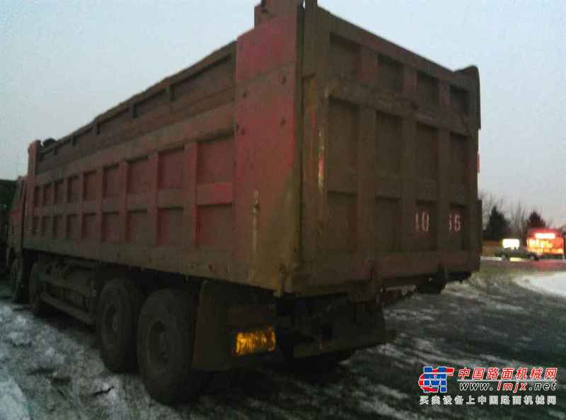吉林出售转让二手2011年中国重汽豪沃ZZ3257N5247自卸车