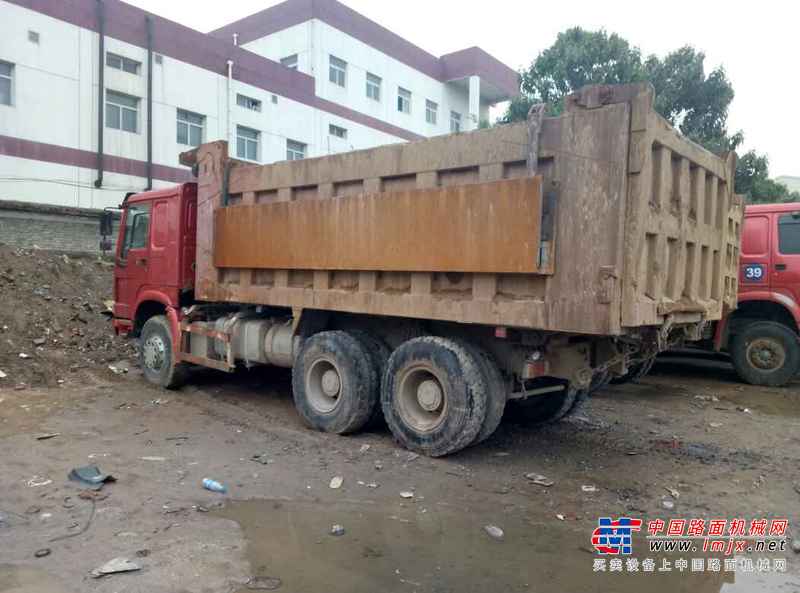 山西出售转让二手2012年中国重汽豪沃ZZ3257M2941自卸车