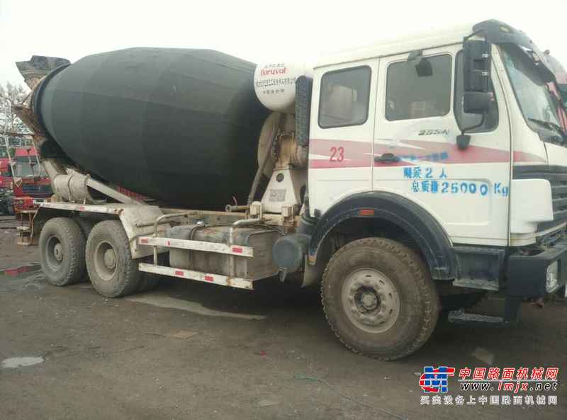 陕西出售转让二手2011年北奔NG52504GJBZ搅拌运输车