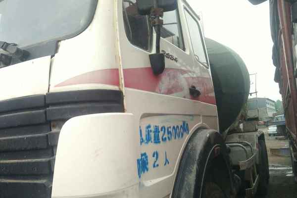 陕西出售转让二手2011年北奔NG52504GJBZ搅拌运输车