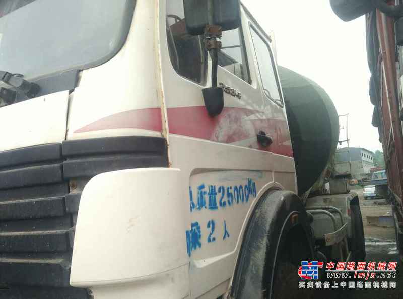 陕西出售转让二手2011年北奔NG52504GJBZ搅拌运输车