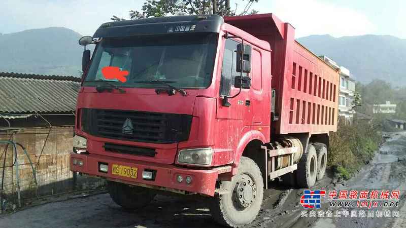 贵州出售转让二手2011年中国重汽豪泺ZZ3317N3568W自卸车