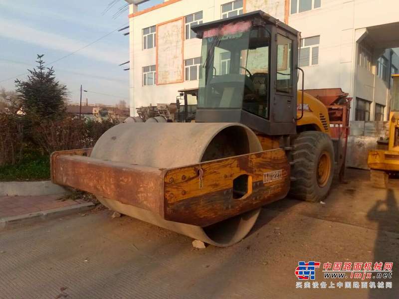 黑龙江出售转让二手3000小时2008年徐工XSM220单钢轮压路机