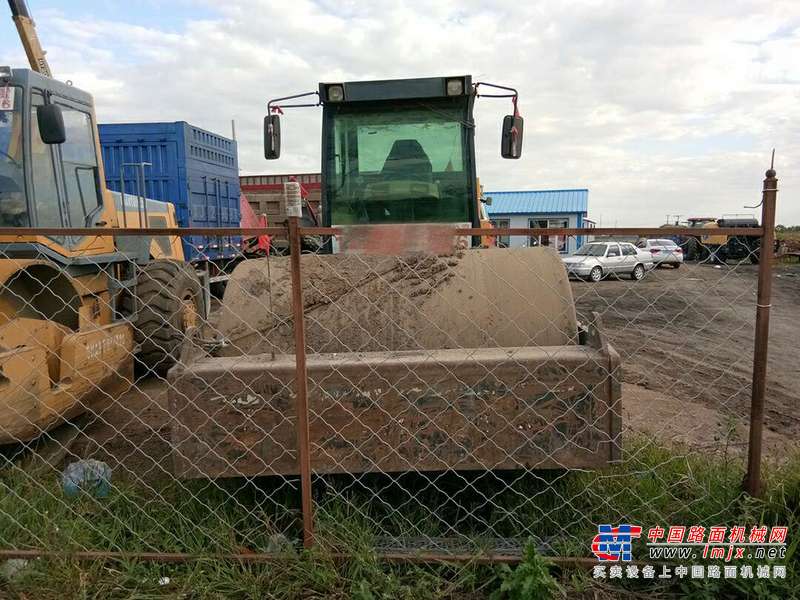 黑龙江出售转让二手5000小时2010年洛阳路通LT220B单钢轮压路机