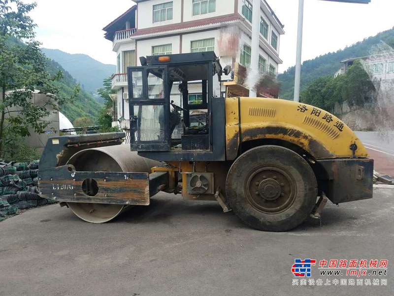 贵州出售转让二手1800小时2014年洛阳路通LT207G单钢轮压路机