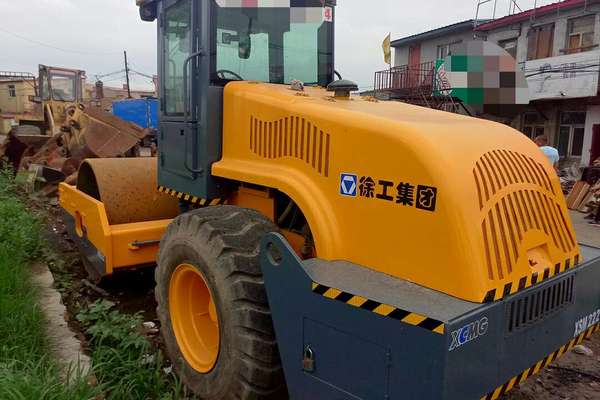 黑龙江出售转让二手10000小时2005年徐工XS203J单钢轮压路机