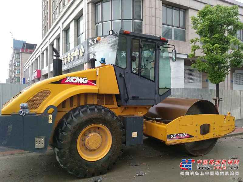 江苏出售转让二手6000小时2007年徐工XS162J单钢轮压路机