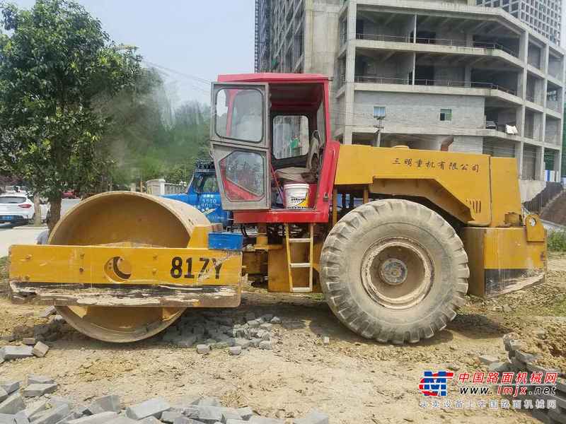 贵州出售转让二手1300小时2005年厦工三明YZ18J单钢轮压路机