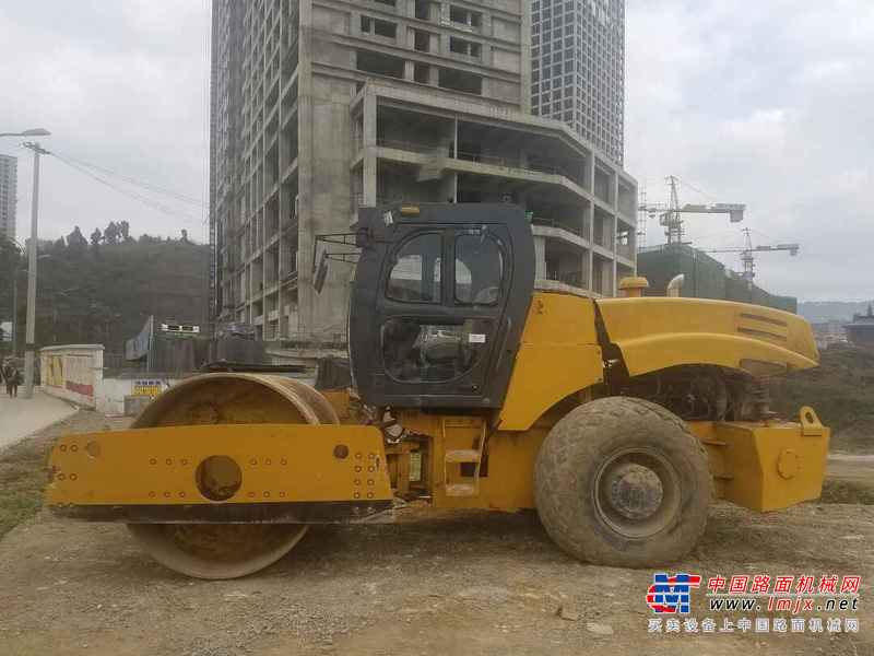 贵州出售转让二手8000小时2005年洛阳路通LT180B单钢轮压路机