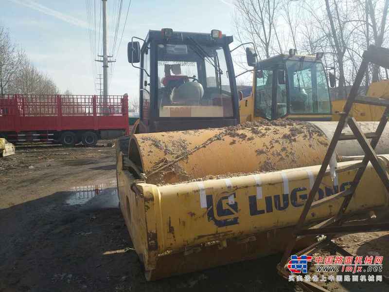 河南出售转让二手2000小时2013年柳工CLG6122单钢轮压路机