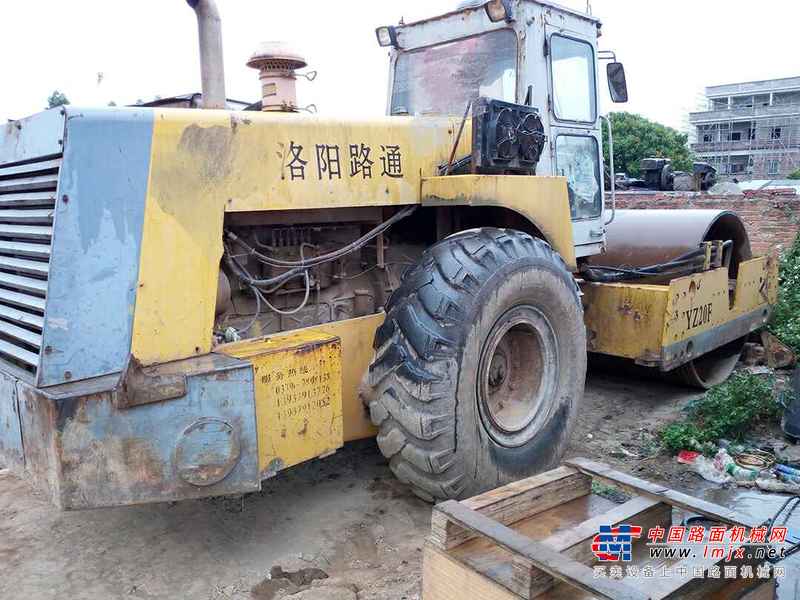 广东出售转让二手9000小时2008年洛阳路通YZ20F单钢轮压路机