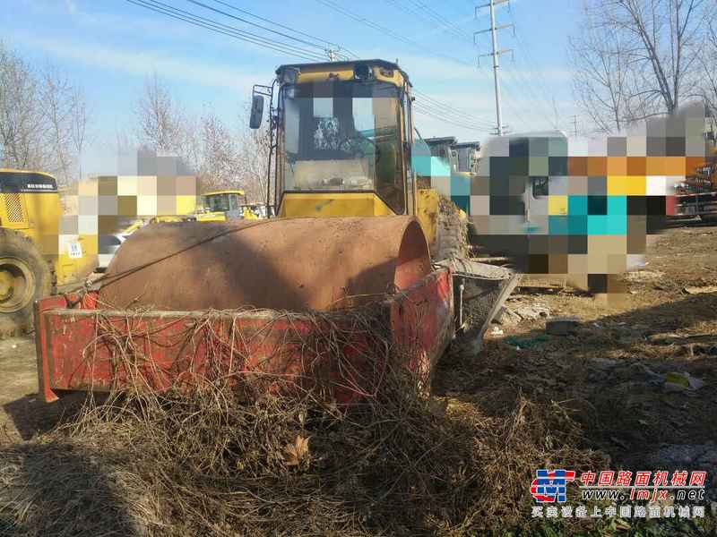 河南出售转让二手10000小时2004年洛阳路通YZ18F单钢轮压路机