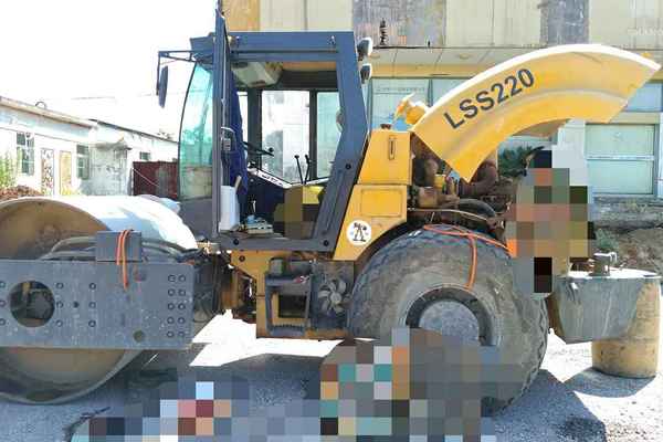 江西出售转让二手4682小时2009年洛建LSS220单钢轮压路机