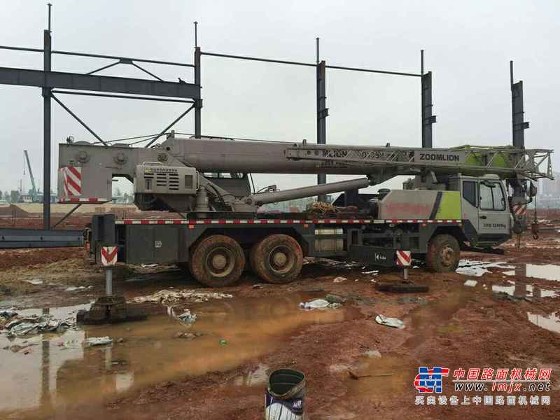 湖南出售转让二手3000小时2015年中联重科QY30V532汽车起重机