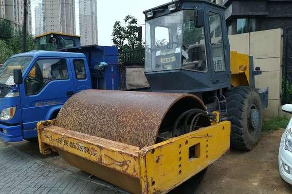 辽宁出售转让二手8000小时2007年洛建YZ18B单钢轮压路机