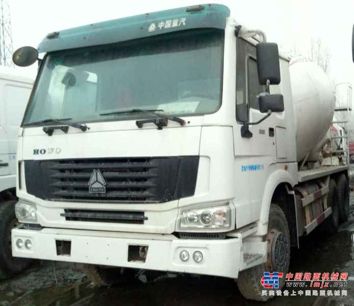山东出售转让二手2010年中国重汽豪沃ZZ5253GJBN3841C搅拌运输车