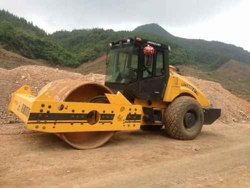 广东出售转让二手300小时2014年洛建LSS2101单钢轮压路机