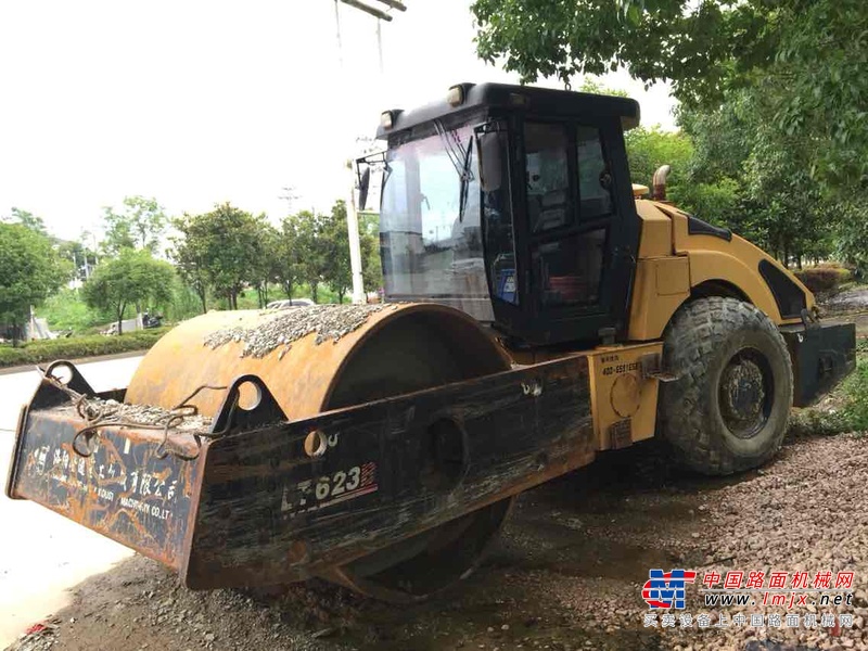 江西出售转让二手3100小时2011年洛阳路通LT623B轮胎压路机