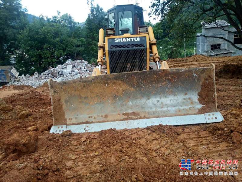 贵州出售转让二手6500小时2010年山推SD16推土机