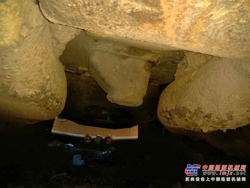 贵州出售转让二手9000小时2004年山推SD22推土机
