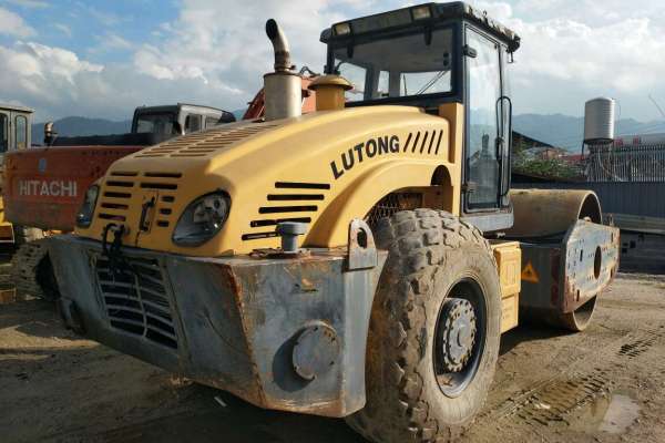 云南出售转让二手2251小时2012年洛阳路通LTS622单钢轮压路机