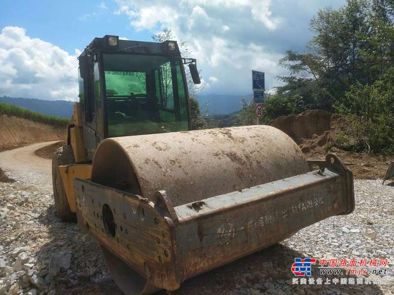 云南出售转让二手4231小时2005年洛建LSS218A单钢轮压路机